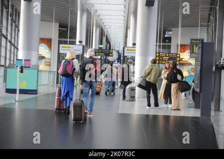 Kastrup/Copenahgen /Danemark/10 septembre 2022/ voyageurs au départ de l'aéroport international de Copehagen et arrivant à la troisième à Kastrup Copenhague Danemark. (Photo. Francis Joseph Dean/Dean photos. Banque D'Images