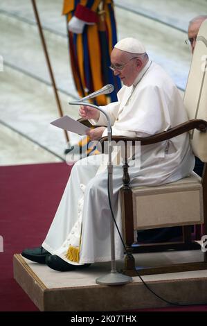 Rome, Italie. 10th juillet 2022. Italie, Rome, Vatican, 22/9/10 .le pape François assiste au Congrès international des catéchistes à la salle Paul VI du Vatican. Photo par Alessia Giuliani/Catholic Press photo Credit: Independent photo Agency/Alay Live News Banque D'Images