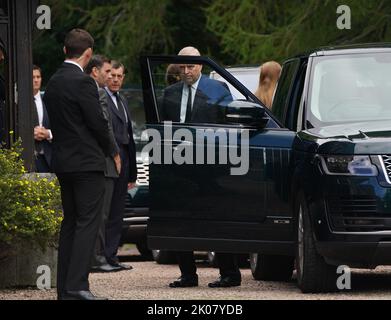 Le duc d'York assiste à un service à Carthie Kirk, Balmoral en Écosse, après le décès de la reine Elizabeth II, jeudi. Date de la photo: Samedi 10 septembre 2022. Banque D'Images