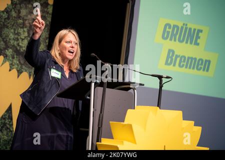 Brême, Allemagne. 10th septembre 2022. Maike Schaefer (Bündnis 90/Die Grünen), sénateur pour l'environnement de Brême, prend la parole lors d'une réunion des membres de l'Etat. Le Parti Vert, co-dirigeant de Brême, entre aux élections de 2023 avec Schaefer comme premier candidat. Le prochain Parlement de Brême sera élu sur 14 mai 2023. Credit: Sina Schuldt/dpa/Alay Live News Banque D'Images