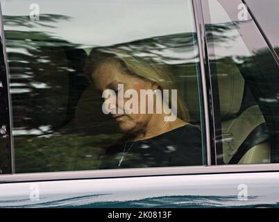 La comtesse de Wessex assiste à un service à Carthie Kirk, Balmoral en Écosse, après le décès de la reine Elizabeth II jeudi. Date de la photo: Samedi 10 septembre 2022. Banque D'Images