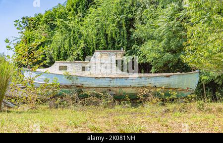 Vieux bateau en bois abandonnés Banque D'Images