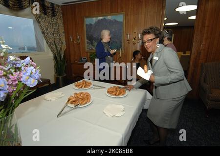 Café du secrétaire avec le personnel - café avec le personnel de la HUD, organisé par le secrétaire Steve Preston, au siège social de la HUD. Le café du secrétaire avec le sujet du personnel, le café avec le personnel de la HUD, organisé par le secrétaire Steve Preston, au siège social de la HUD. Banque D'Images