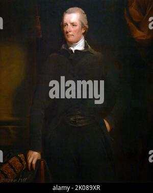 William Pitt le plus jeune, peint par John Hoppner en 1805. William Pitt le plus jeune (28 mai 1759 - 23 janvier 1806) était un éminent homme d'État Tory de la fin de 18th et du début de 19th siècles. Il est devenu le plus jeune premier ministre de Grande-Bretagne en 1783 à l'âge de 24 ans et le premier premier premier ministre du Royaume-Uni de Grande-Bretagne et d'Irlande en janvier 1801 Banque D'Images