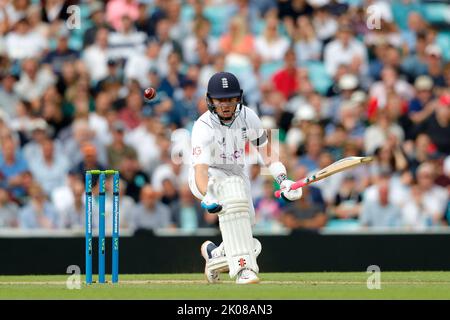 Londres, Royaume-Uni. 10th septembre 2022. Le pape d'Ollie d'Angleterre pendant le troisième LV= jour de test d'assurance 3 de 5 l'Angleterre contre l'Afrique du Sud au Kia Oval, Londres, Royaume-Uni, 10th septembre 2022 (photo de Ben Whitley/News Images) à Londres, Royaume-Uni le 9/10/2022. (Photo de Ben Whitley/News Images/Sipa USA) crédit: SIPA USA/Alay Live News Banque D'Images