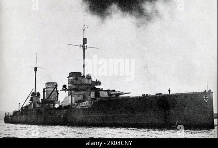 SMS Seydlitz était un Battlecruiser de la marine allemande Kaiserliche (Marine impériale), construite à Hambourg. Elle a été commandée en 1910 et mise en service en mai 1913, le quatrième Battlecruiser construit pour la flotte de la haute mer. Seydlitz a participé à de nombreuses actions importantes de la flotte pendant la première Guerre mondiale Banque D'Images