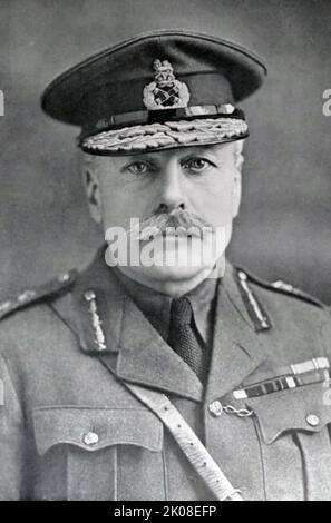 Maréchal Douglas Haig, 1st Earl Haig, KT, GCB, OM, GCVO, KCIE (19 juin 1861 - 29 janvier 1928) était un officier supérieur de l'Armée britannique. Pendant la première Guerre mondiale, il commanda la British Expeditionary Force (BEF) sur le front occidental de fin 1915 jusqu'à la fin de la guerre. Il était commandant pendant la bataille de la somme, la bataille d'Arras, la troisième bataille d'Ypres, l'offensive du Printemps allemand et l'offensive des cent jours Banque D'Images