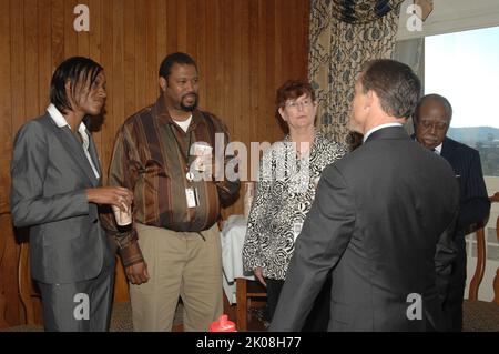 Café du secrétaire avec le personnel - café avec le personnel de la HUD, organisé par le secrétaire Steve Preston, au siège social de la HUD. Le café du secrétaire avec le sujet du personnel, le café avec le personnel de la HUD, organisé par le secrétaire Steve Preston, au siège social de la HUD. Banque D'Images