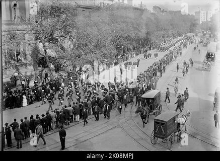 Schley, Winfield Scott, contre-amiral, U.S.N. - Funérailles, Église Saint-Jean. Procession, 1911. Banque D'Images