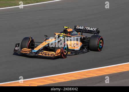 ZANDVOORT, PAYS-BAS - SEPTEMBRE 2 : Lando Norris d'Angleterre dans la McLaren pendant la séance d'entraînement libre du Grand Prix des pays-Bas F1 a Banque D'Images