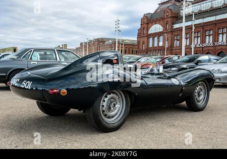 1954 Jaguar D-Type. Le 100 à Blackpool 2022. Banque D'Images