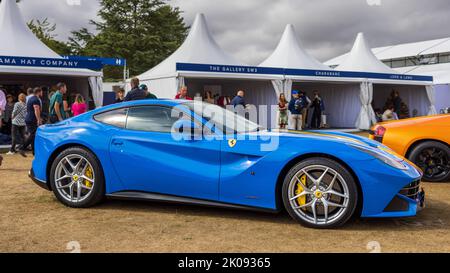 Ferrari F12 Berlinetta «F12 FER» exposée au salon privé Concours d’Elégance Motor show tenu au Palais de Blenheim le 4th septembre 2022 Banque D'Images