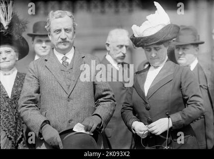 William D. [sic] Redmond, député d'Irlande, avec Mme Redmond, 1912. [Homme politique nationaliste irlandais, avocat et soldat William Hoey Kearney Redmond lors d'une visite aux États-Unis. Redmond a épousé Eleanor Mary Dalton en 1886. Il a été tué au cours de la première Guerre mondiale]. Banque D'Images