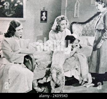 Bette Davis, Geraldine Fitzgerald et Virginnia Brissac dans le film Dark Victory 1939. Ruth Elizabeth 'Bette' Davis (5 avril 1908 - 6 octobre 1989) était une actrice américaine dont la carrière s'étend sur plus de 50 ans et 100 crédits intérimaires. Geraldine Mary Fitzgerald (24 novembre 1913 - 17 juillet 2005) était une actrice irlandaise et membre du Temple de la renommée du Théâtre américain. Virginia Brissac (11 juin 1883 - 26 juillet 1979) était une actrice américaine populaire qui a été à la tête de compagnies de théâtre de Vancouver à San Diego pendant l'apogée de West Coast stock au début de 1900s Banque D'Images