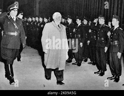 Le nouveau Président de l'Allemagne de l'est, Herr Wilhelm Pieck. Friedrich Wilhelm Reinhold Pieck (3 janvier 1876 - 7 septembre 1960) était un politicien communiste allemand qui a été président du Parti de l'unité socialiste de 1946 à 1950 et président de la République démocratique allemande de 1949 à 1960. Banque D'Images