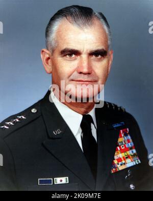 William Childs Westmoreland (26 mars 1914 - 18 juillet 2005) était un général de l'armée des États-Unis, plus particulièrement commandant des forces américaines pendant la guerre du Vietnam de 1964 à 1968. Il a été chef d'état-major de l'armée des États-Unis de 1968 à 1972. Banque D'Images