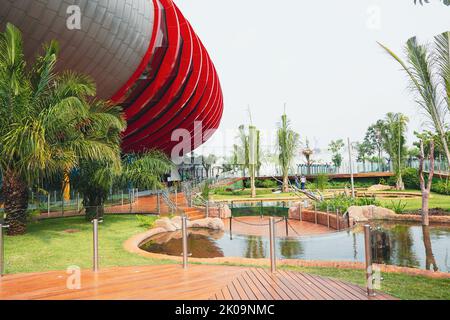 Vue sur le Bioparque Pantanal (aquarium du Pantanal), à Campo Grande. C'est le plus grand complexe d'eau douce du monde, qui contient 32 étangs et 220 espèces de poissons. Banque D'Images