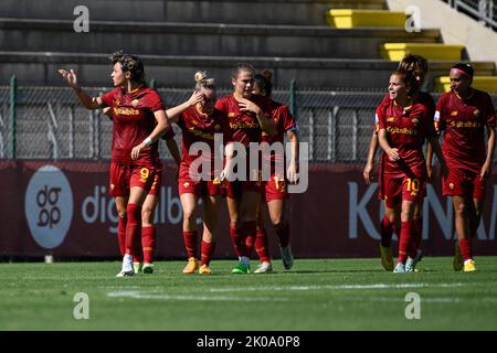 10th septembre 2022; Stadio Tre Fontane, Rome, Italie: Serie A femmes de football EN TANT que Roma contre AC Milan: Valentina Giacinti de AS Roma fête après avoir score le but pour 2-0 dans la minute 43rd Banque D'Images