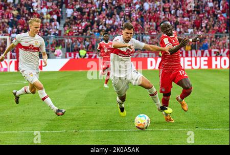 Munich, Allemagne. 10th septembre 2022. Sadio Mane (FCB 17) concourent pour le ballon, s'attaquer, duel, header, zweikampf, Action, lutte contre Pascal STENZEL, VFB 15 Chris Führich, VFB 22 dans le match FC BAYERN MÜNCHEN - VFB STUTTGART 2-2 1.Ligue allemande de football le 10 septembre 2022 à Munich, Allemagne. Saison 2022/2023, match jour 6, 1.Bundesliga, FCB, München, 6.Spieltag crédit: Peter Schatz/Alay Live News Banque D'Images