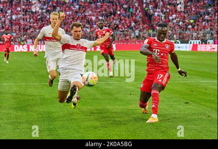 Munich, Allemagne. 10th septembre 2022. Sadio Mane (FCB 17) concourent pour le ballon, s'attaquer, duel, header, zweikampf, Action, lutte contre Pascal STENZEL, VFB 15 Chris Führich, VFB 22 dans le match FC BAYERN MÜNCHEN - VFB STUTTGART 2-2 1.Ligue allemande de football le 10 septembre 2022 à Munich, Allemagne. Saison 2022/2023, match jour 6, 1.Bundesliga, FCB, München, 6.Spieltag crédit: Peter Schatz/Alay Live News Banque D'Images