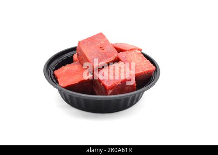 Plat gris de viande de boeuf de coupes fraîches cru, fond blanc isolé Banque D'Images