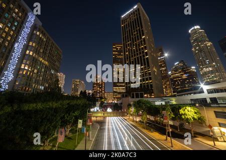 Sentiers légers dans le centre-ville de Los Angeles Banque D'Images