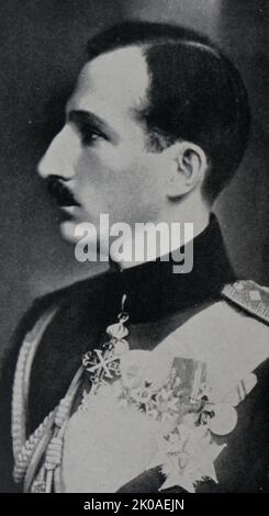 Boris III (1894 - 28 août 1943), tsar du Royaume de Bulgarie de 1918 à sa mort en 1943. Fils aîné de Ferdinand I, Boris a pris le trône sur l'abdication de son père à la suite de la défaite de la Bulgarie pendant la première Guerre mondiale. Après le déclenchement de la deuxième Guerre mondiale, la Bulgarie est restée neutre. En 1940, Bogdan Filov a remplacé Kyoseivanov au poste de Premier ministre, devenant ainsi le dernier Premier ministre à occuper le poste de Boris. En janvier 1941, Boris a approuvé la loi antisémite pour la protection de la Nation, qui a refusé la citoyenneté aux Juifs bulgares et imposé de nombreuses restrictions à t Banque D'Images