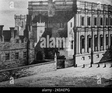 Le palais de Whitehall (ou palais de Whitehall) à Westminster, Middlesex, a été la résidence principale des monarques anglais de 1530 à 1698, lorsque la plupart de ses structures, à l'exception notamment de la salle de banquet d'Inigo Jones en 1622, ont été détruites par le feu. Henry VIII a déménagé la résidence royale à White Hall après que les anciens appartements royaux du palais voisin de Westminster aient été détruits par le feu. Bien que le palais de Whitehall ne survive pas, la région où il était situé est toujours appelé Whitehall et est resté un centre de gouvernement Banque D'Images