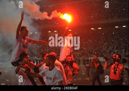 Rades, Tunis, Tunisie. 10th septembre 2022. Les joueurs du Club Sportive de Sfax (CSS) célèbrent leur victoire sur le futur Sportive de la Marsa (ASM) après avoir remporté par 2/0 la finale de la coupe tunisienne 20021/2022 au stade des Rades. (Credit image: © Chokri Mahjoub/ZUMA Press Wire) Credit: ZUMA Press, Inc./Alamy Live News Banque D'Images
