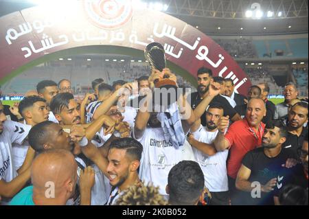 Rades, Tunis, Tunisie. 10th septembre 2022. Les joueurs du Club Sportive de Sfax (CSS) célèbrent leur victoire sur le futur Sportive de la Marsa (ASM) après avoir remporté par 2/0 la finale de la coupe tunisienne 20021/2022 au stade des Rades. (Credit image: © Chokri Mahjoub/ZUMA Press Wire) Credit: ZUMA Press, Inc./Alamy Live News Banque D'Images