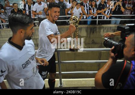 Rades, Tunis, Tunisie. 10th septembre 2022. Les joueurs du Club Sportive de Sfax (CSS) célèbrent leur victoire sur le futur Sportive de la Marsa (ASM) après avoir remporté par 2/0 la finale de la coupe tunisienne 20021/2022 au stade des Rades. (Credit image: © Chokri Mahjoub/ZUMA Press Wire) Credit: ZUMA Press, Inc./Alamy Live News Banque D'Images