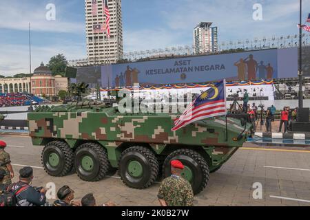 Le véhicule blindé AV-8 Gempita de l'armée malaisienne ou véhicule de combat d'infanterie pendant la Journée nationale de Malaisie 65 à Kuala Lumpur, en Malaisie. Banque D'Images