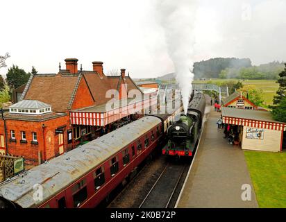 Gare de Weybourne, train à vapeur, sur la Norfolk Poppy Line, station préservée, Norfolk, Angleterre, Royaume-Uni Banque D'Images