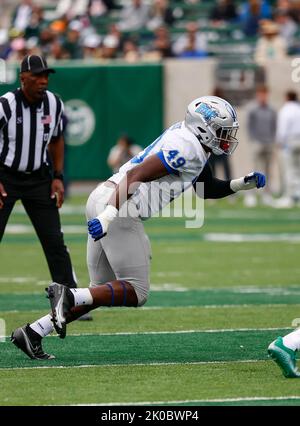 10 septembre 2022: Middle Tennessee Blue Raiders défensif extrémité Jorden Starling (49) cherche à faire un jeu dans le match de football entre l'État du Colorado et le centre du Tennessee au stade Canvas à fort Collins, CO. MTSU a déployé à un 34-0 plomb sur la route et a tenu sur la victoire 34-19. Derek Regensburger/CSM. Crédit : CAL Sport Media/Alay Live News Banque D'Images