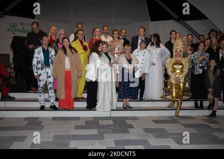 Julian Weigend, Jedermann, Jenny Löffler, Buhlschaft, Wolfgang Bahro, Teufel, Eva Habermann, Mammon, Markus Mazowski, Tod, Marie Zielke, Guter Gesell, Banque D'Images