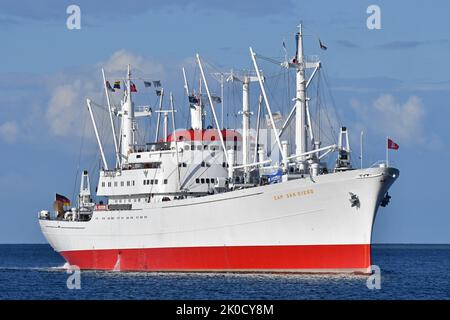 Le plus grand navire-musée du monde digne de la mer CAP SAN DIEGO au fjord de Kiel Banque D'Images