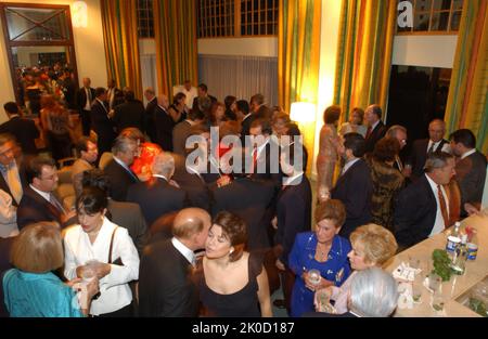 Le secrétaire Mel Martinez à Miami, en Floride. Le secrétaire Mel Martinez à Miami, en Floride sujet, le secrétaire Mel Martinez à Miami, en Floride, lors des événements du Conseil de libération cubain. Banque D'Images