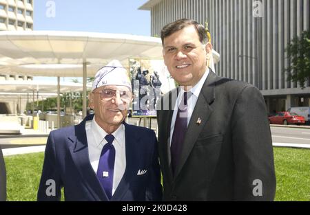 Service HUD Memorial Day. HUD Memorial Day Service sujet, activités du service du jour du souvenir, animé par le secrétaire Mel Martinez, au siège de HUD. Banque D'Images