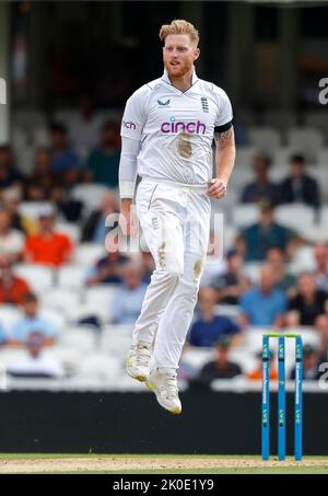 Londres, Royaume-Uni. 11th septembre 2022. Ben Stokes en Angleterre célèbre après avoir rejeté Sarel Erwee en Afrique du Sud lors du LV= Insurance Test Match Angleterre contre Afrique du Sud au Kia Oval, Londres, Royaume-Uni, 11th septembre 2022 (photo de Ben Whitley/News Images) à Londres, Royaume-Uni le 9/11/2022. (Photo de Ben Whitley/News Images/Sipa USA) crédit: SIPA USA/Alay Live News Banque D'Images