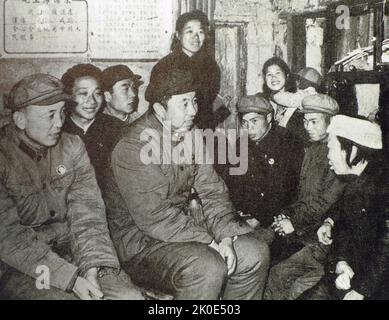 Hua Guofeng (1921 - 2008), homme politique chinois qui a été président du Parti communiste de Chine et premier ministre de la République populaire de Chine. Le successeur désigné de Mao Tsé-toung, Hua occupé les principaux postes du gouvernement, du parti et de l'armée après la mort de Mao et du premier ministre Zhou Enlai, en c1960. Banque D'Images