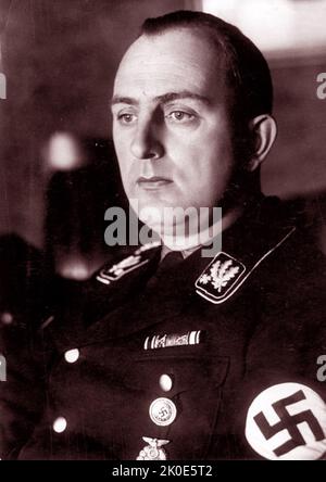 Kurt Daliege (1897 - 1946); chef de la police nationale en uniforme Ordnungspolizei (police de l'ordre) de l'Allemagne nazie. Après l'assassinat de Reinhard Heydrich en 1942, il a servi comme protecteur adjoint pour le protectorat de la Bohême et de la Moravie. Après la fin de la Seconde Guerre mondiale, il a été extradé en Tchécoslovaquie, jugé, condamné et exécuté en 1946. Banque D'Images