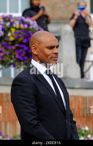 Bristol, Royaume-Uni. 11th septembre 2022. Les leaders civiques de Bristol marquent l'ascension du nouveau monarque. Le maire Marvin Rees. Cet événement solennel se déroule sur le College Green, entre la cathédrale et l'hôtel de ville, souvent un lieu de protestation et de célébration, aujourd'hui un lieu de réflexion. La cérémonie de proclamation a ses racines au 13th siècle. Crédit : JMF News/Alay Live News Banque D'Images