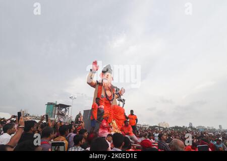 Ganapati Visarjan procession Lalbaug. Des milliers de dévotés ont mis adieu à Lord Ganesha à Mumbai. Banque D'Images