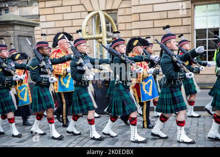 Édimbourg, Écosse, Royaume-Uni. 11th septembre, Édimbourg, Écosse. Des soldats, des offenses et des groupes militaires défilent sur le Royal Mile à Édimbourg lors de la proclamation de Charles III crédit: David Coulson/Alamy Live News Banque D'Images