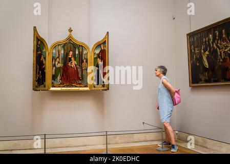 Triptyque « Annonciation », art religieux hollandais du 15th siècle, Musée du Louvre, le musée le plus visité au monde, et un monument historique à Paris, France. JE Banque D'Images