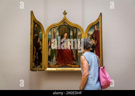 Triptyque « Annonciation », art religieux hollandais du 15th siècle, Musée du Louvre, le musée le plus visité au monde, et un monument historique à Paris, France. JE Banque D'Images