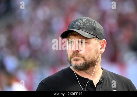 Cologne, Allemagne. 11th septembre 2022. Football: Bundesliga, 1. FC Köln - 1. FC Union Berlin, Matchday 6, RheinEnergieStadion. Steffen Baumgart, entraîneur de Cologne, avant le match. Credit: Federico Gambarini/dpa - NOTE IMPORTANTE: Conformément aux exigences de la DFL Deutsche Fußball Liga et de la DFB Deutscher Fußball-Bund, il est interdit d'utiliser ou d'avoir utilisé des photos prises dans le stade et/ou du match sous forme de séquences et/ou de séries de photos de type vidéo./dpa/Alay Live News Banque D'Images