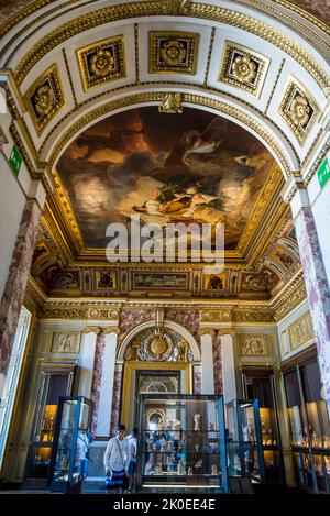 Musée du Louvre, le musée le plus visité au monde, et un monument historique à Paris, en France. C'est le berceau de quelques-unes des œuvres d'art les plus connues, Paris Banque D'Images