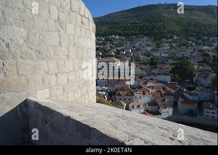 Vue sur les murs de fort Lovrijenac à Dubrovnik. Banque D'Images