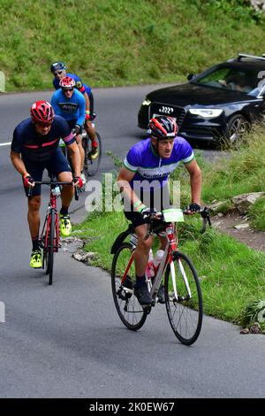 Cheddar, Royaume-Uni. 11th septembre 2022. Deloitte, traversez la Grande-Bretagne. Un après-midi doux, un groupe de cyclistes de partout sont vus sur la scène 2 d'Okehampton à Bath, à Cheddar gorge, dans le nord du Somerset. L'événement sur tout est de commencer à la fin des terres et de terminer à John o groats. Crédit photo : Robert Timoney/Alay Live News Banque D'Images